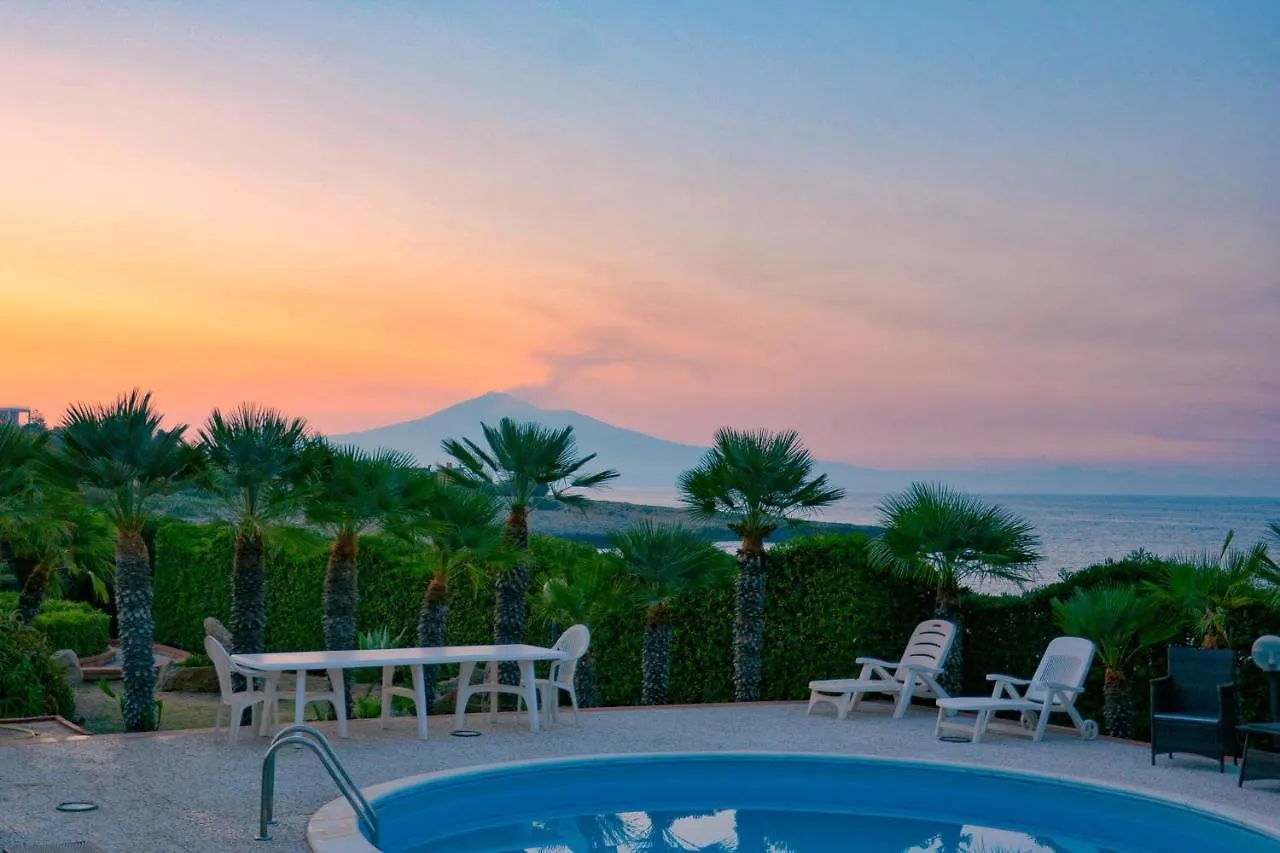 La Casa In Riva Al Mare Villa Augusta Italië